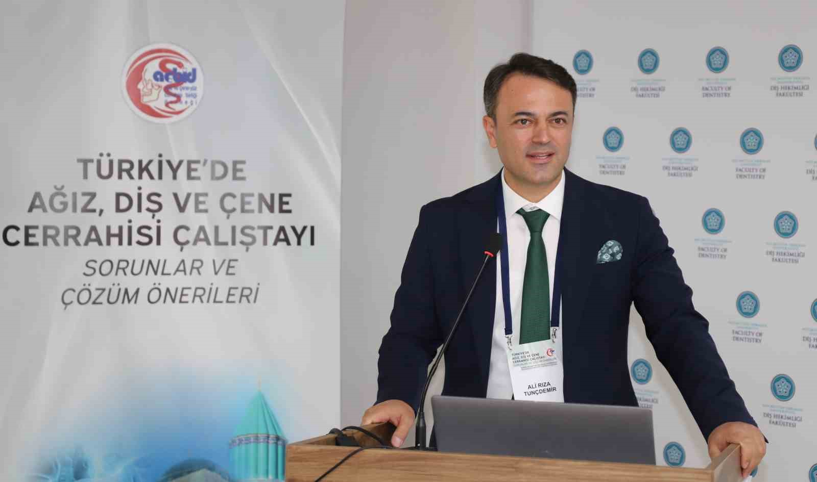 "Türkiye’de Ağız, Diş ve Çene Cerrahisi Çalıştayı" NEÜ ev sahipliğinde yapıldı