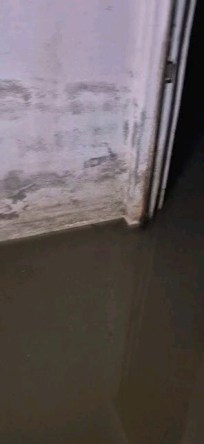 Edirne’de her yağmur sonrası aynı manzara: Lağım suları binalara taşıyor