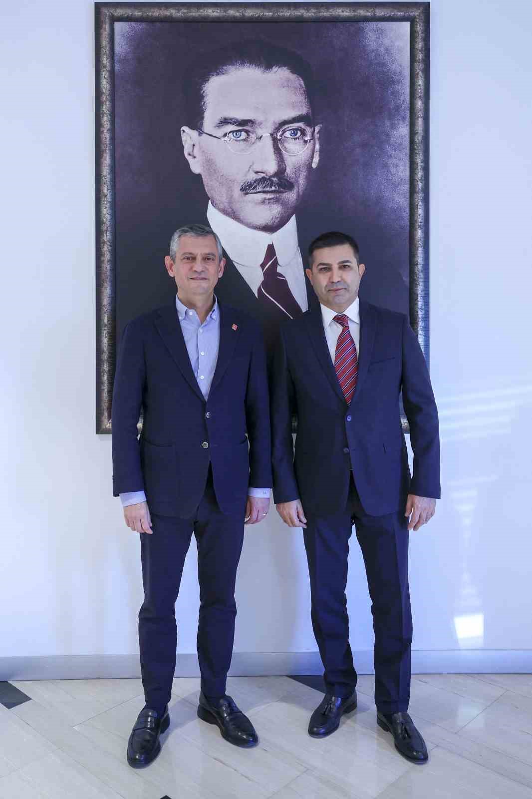 CHP Aydın Meclis Grubu’ndan Özgür Özel’e ziyaret
