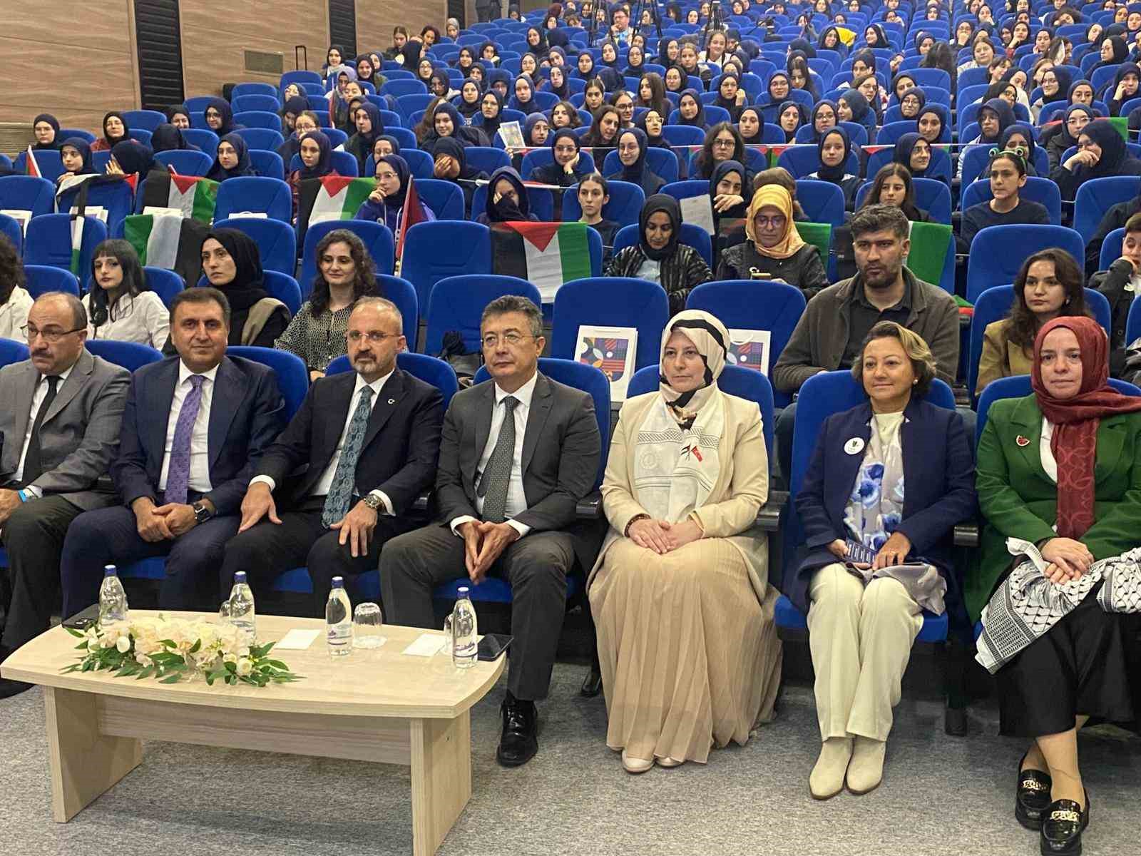 Yılmaz: "Eğitimi yalnızca akademik bir süreç olarak görmüyoruz"