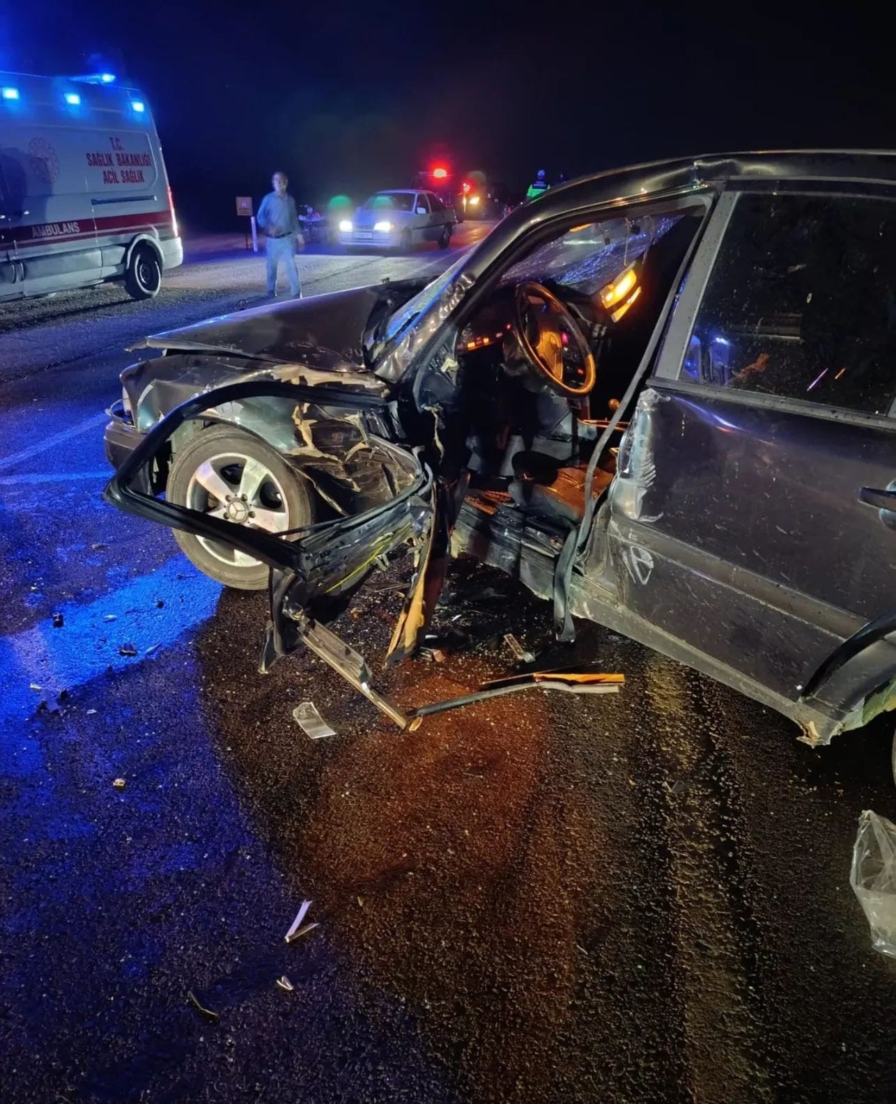 Kavşakta meydana gelen trafik kazasında 4 kişi yaralandı
