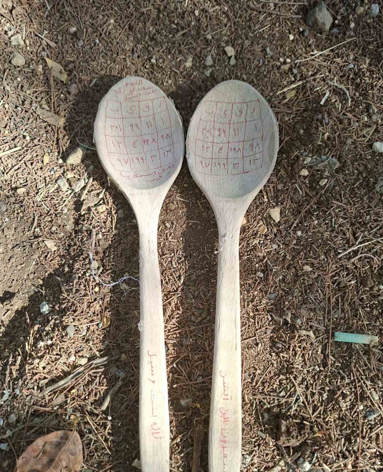 Mezarlıklardan &ccedil;ıkan b&uuml;y&uuml;ler hayrete d&uuml;ş&uuml;r&uuml;yor
