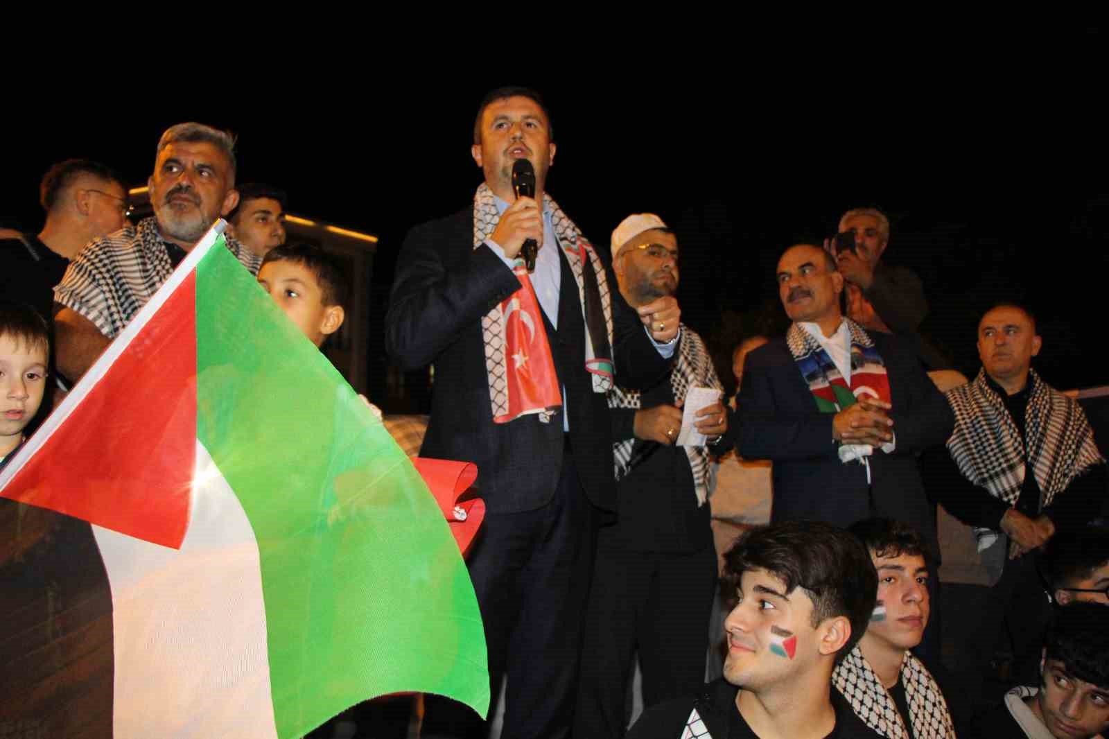 Amasya&rsquo;da 5 binden fazla kişinin katılımıyla Filistin&rsquo;e destek y&uuml;r&uuml;y&uuml;ş&uuml; d&uuml;zenlendi
