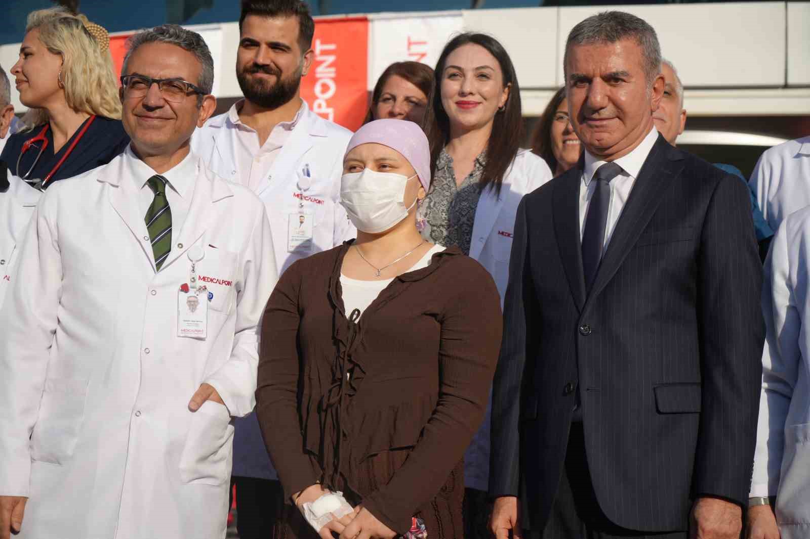 Kanseri yenen Didem için gökyüzüne balonlar bırakıldı