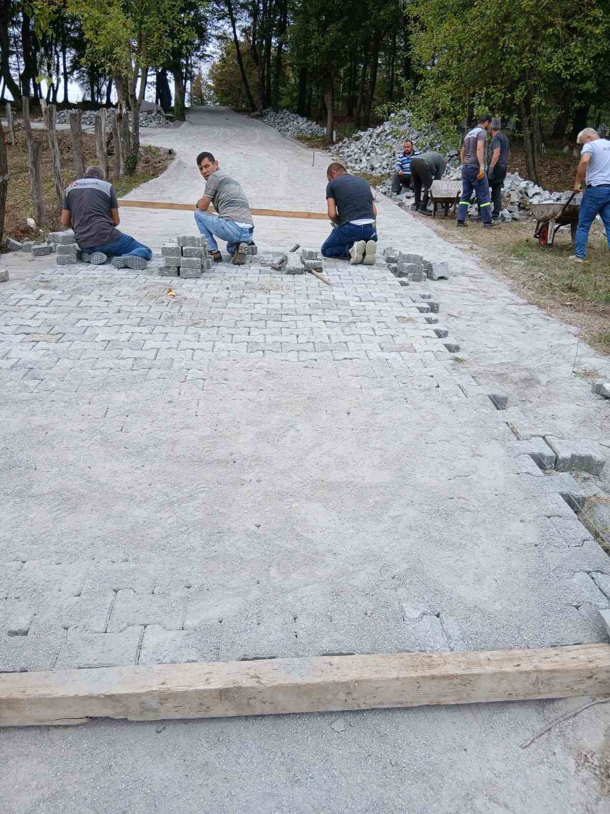 Düzce’de köy iç yollarda kış öncesi son çalışmalar yapılıyor