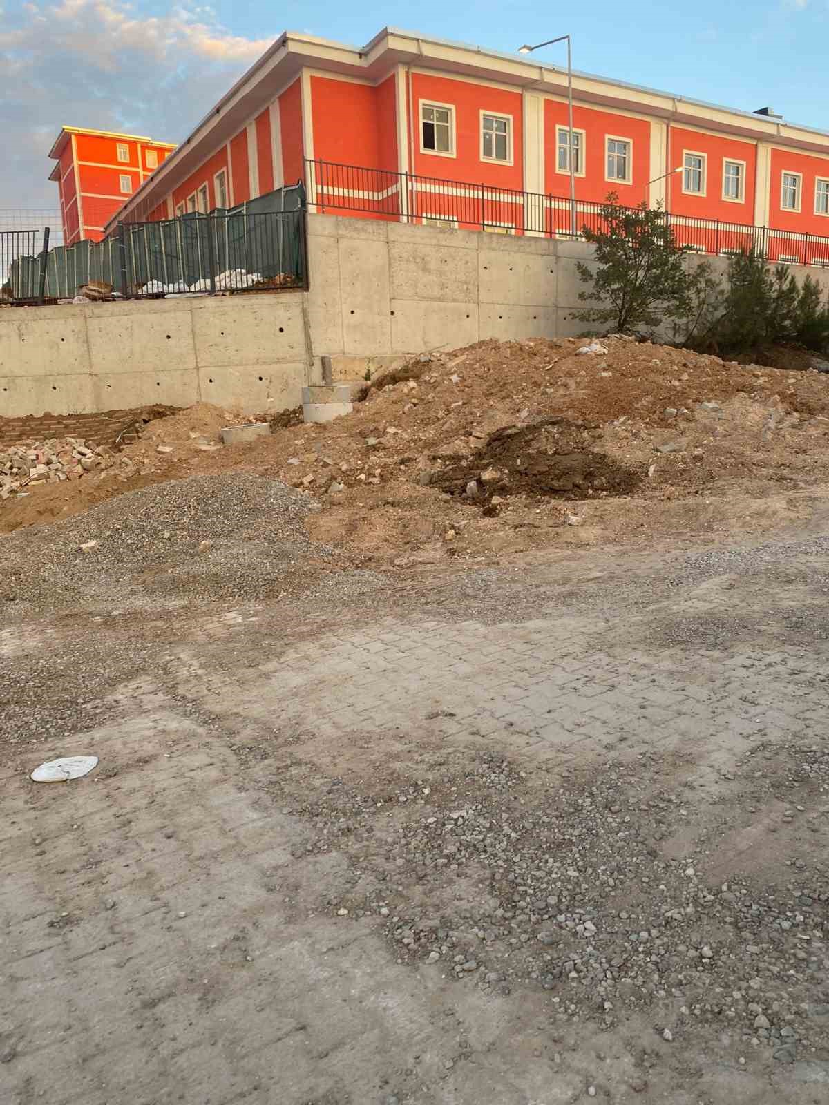 Yapımı yılan hikayesine d&ouml;nen yurtta &ouml;ğrenciler perişan
