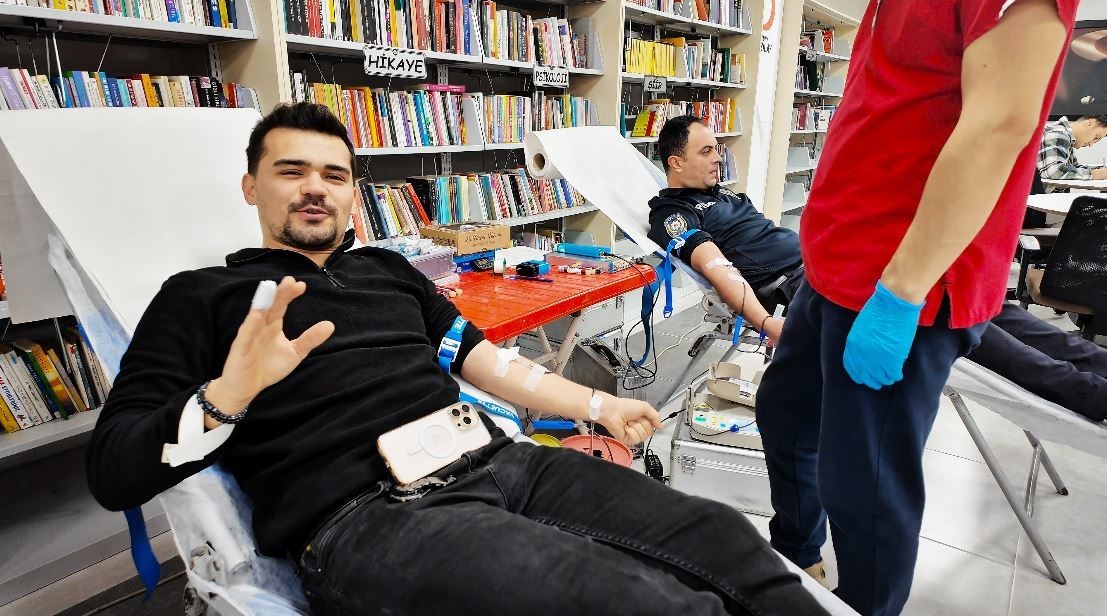 Emniyet personelinden kan bağışı