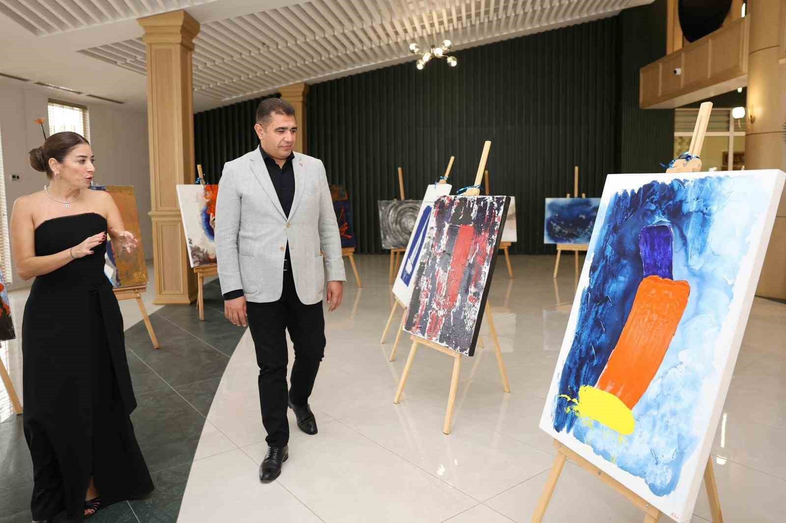 Gayret&rsquo;i Aşk sergisi ilgi topladı
