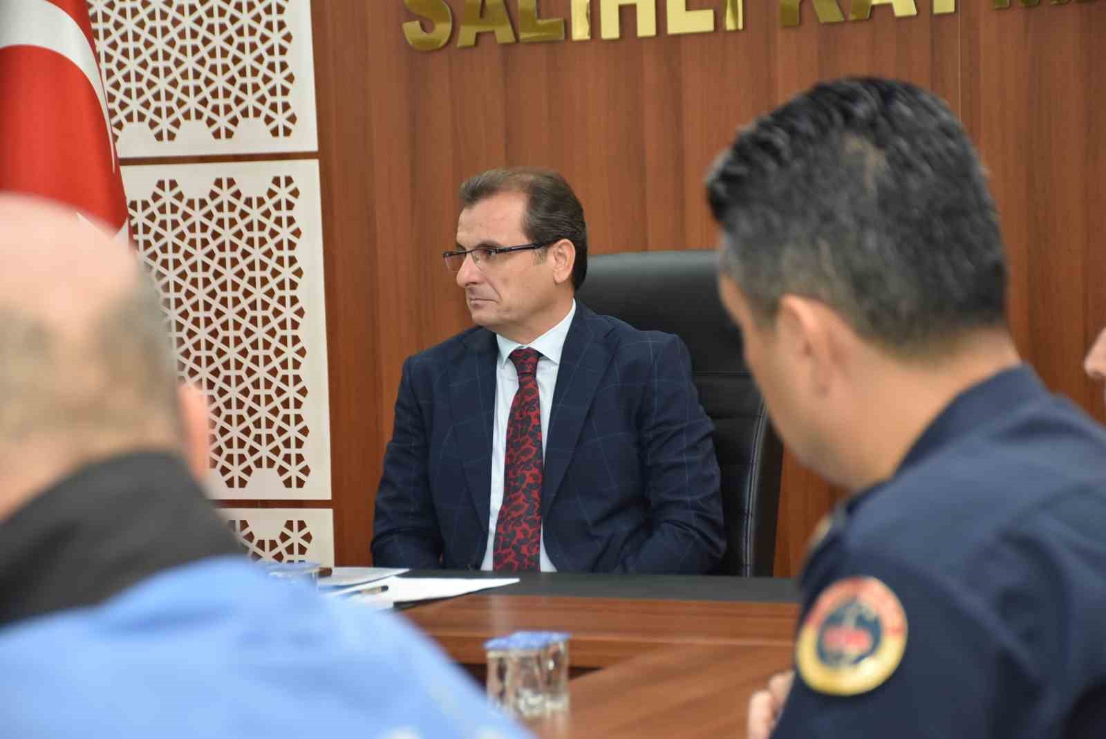 Salihli’de metruk binalar masaya yatırıldı