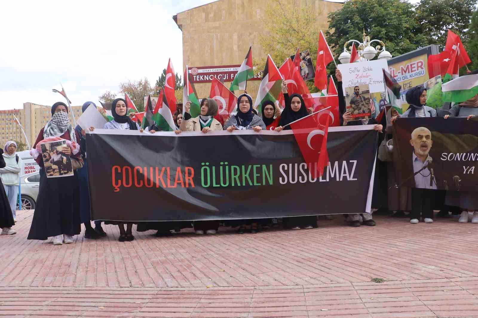 SCÜ öğrencileri Gazze için yürüdü