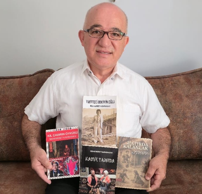 Emekli öğretmen yazdığı kitaplarıyla kent kültürüne hizmet ediyor
