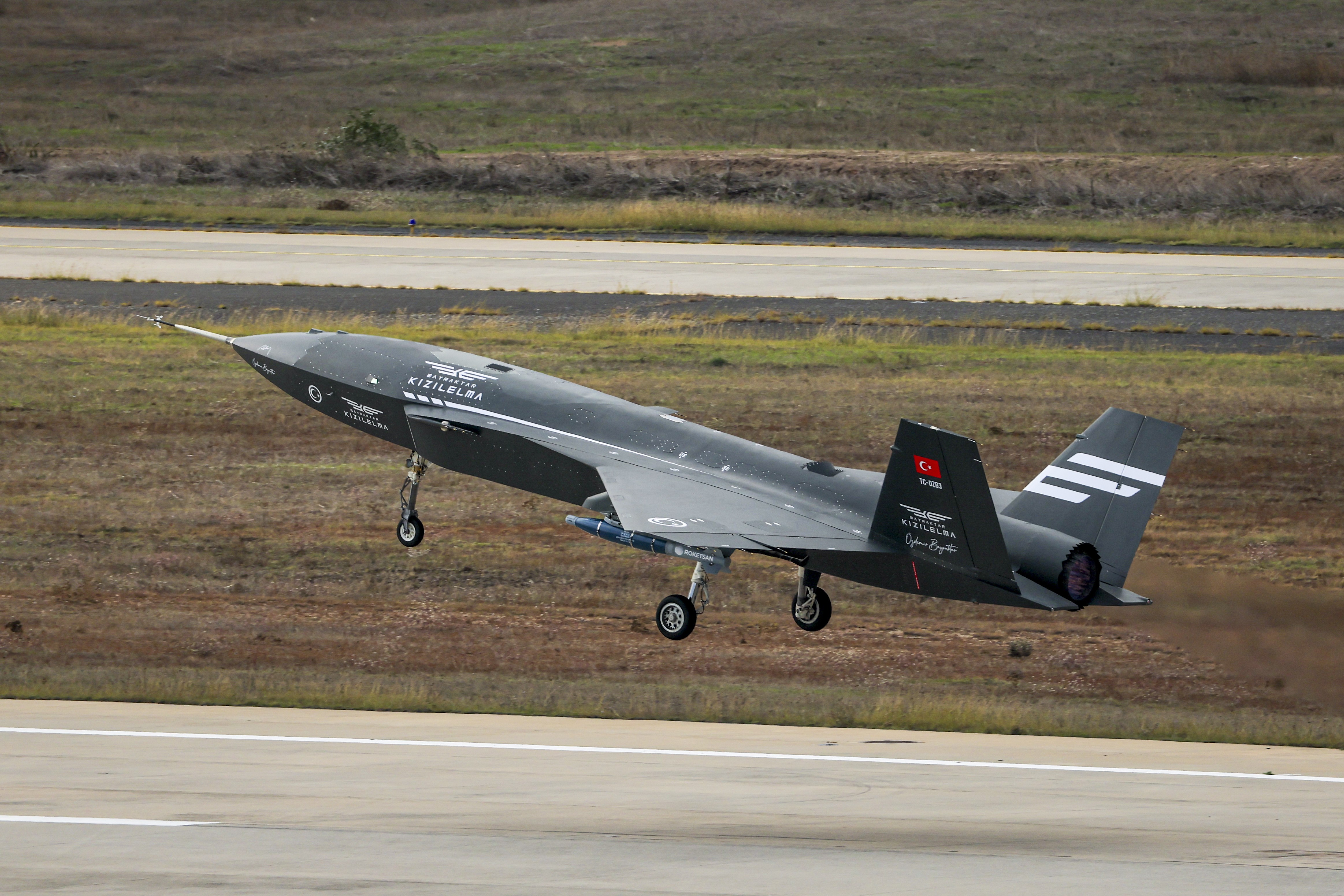 Bayraktar KIZILELMA’dan ilk atışta hedefler tam isabet