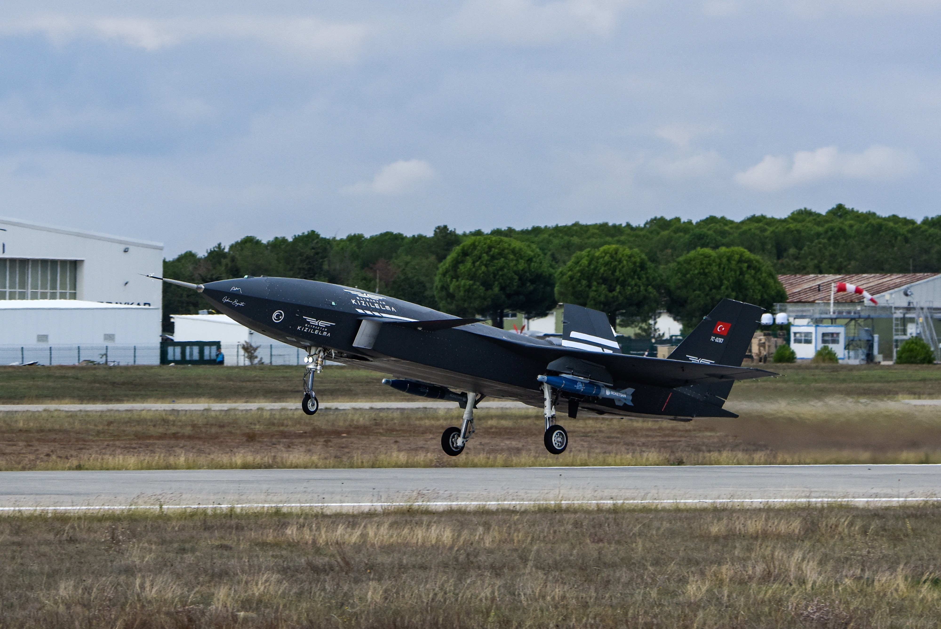 Bayraktar KIZILELMA’dan ilk atışta hedefler tam isabet