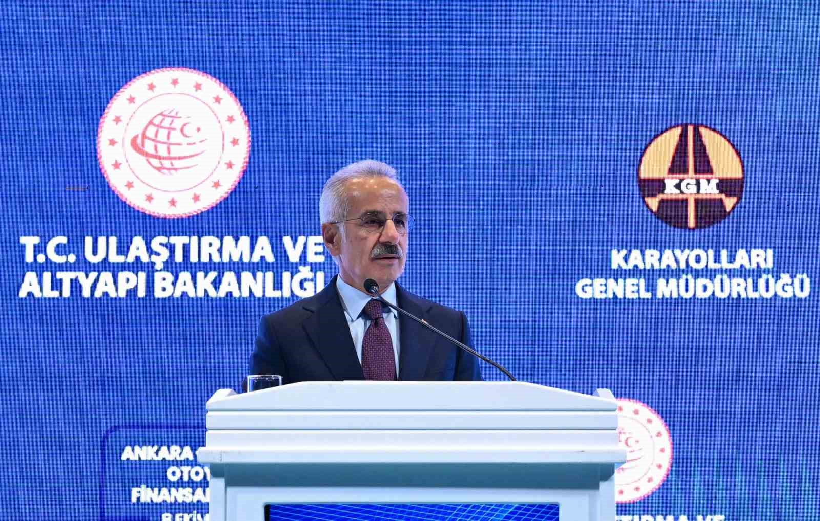 Bakan Uraloğlu: "(Ankara-Kırıkkale-Delice Otoyolu) Yıllık toplam 5,2 milyar lira tasarruf edeceğiz"
