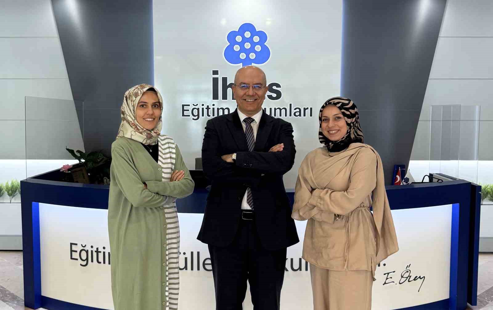 İhlas Koleji &ouml;ğretmenlerinden USOS-2025&rsquo;te uluslararası başarı
