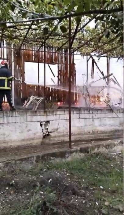 Osmaniye’de ahşap alabalık tesisi alevlere teslim oldu