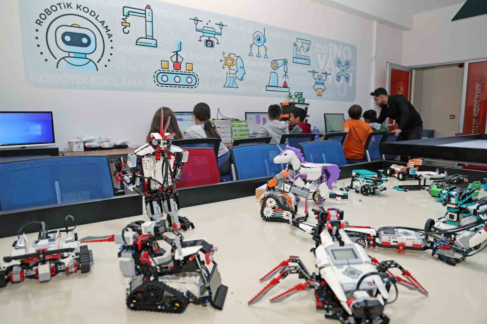 Talas, geleceğin kaşiflerine kapı açıyor