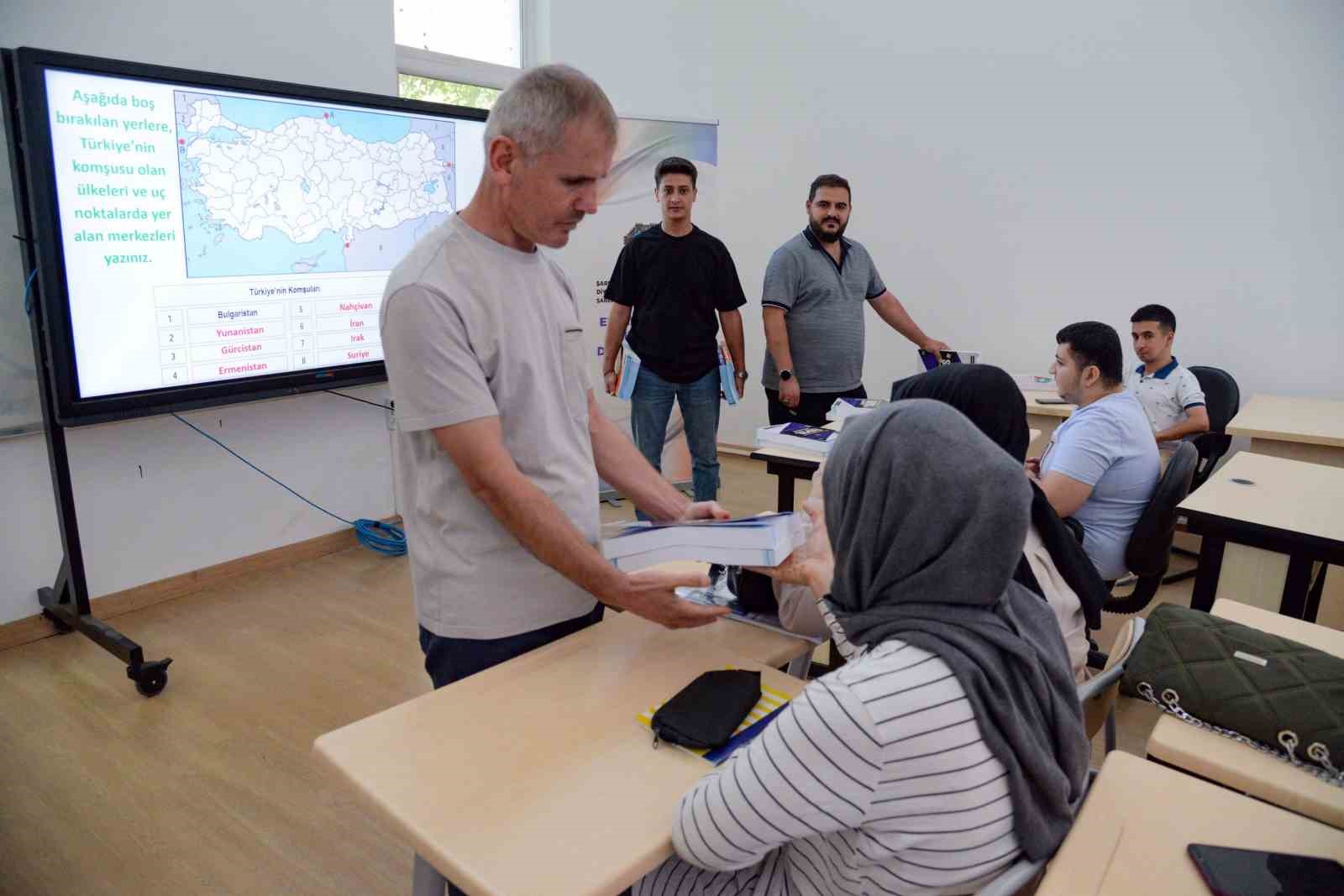 &Uuml;cretsiz e-KPSS kursunda eğitimler başladı
