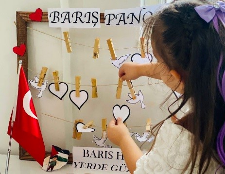 Öğrenciler Filistin için boyadı
