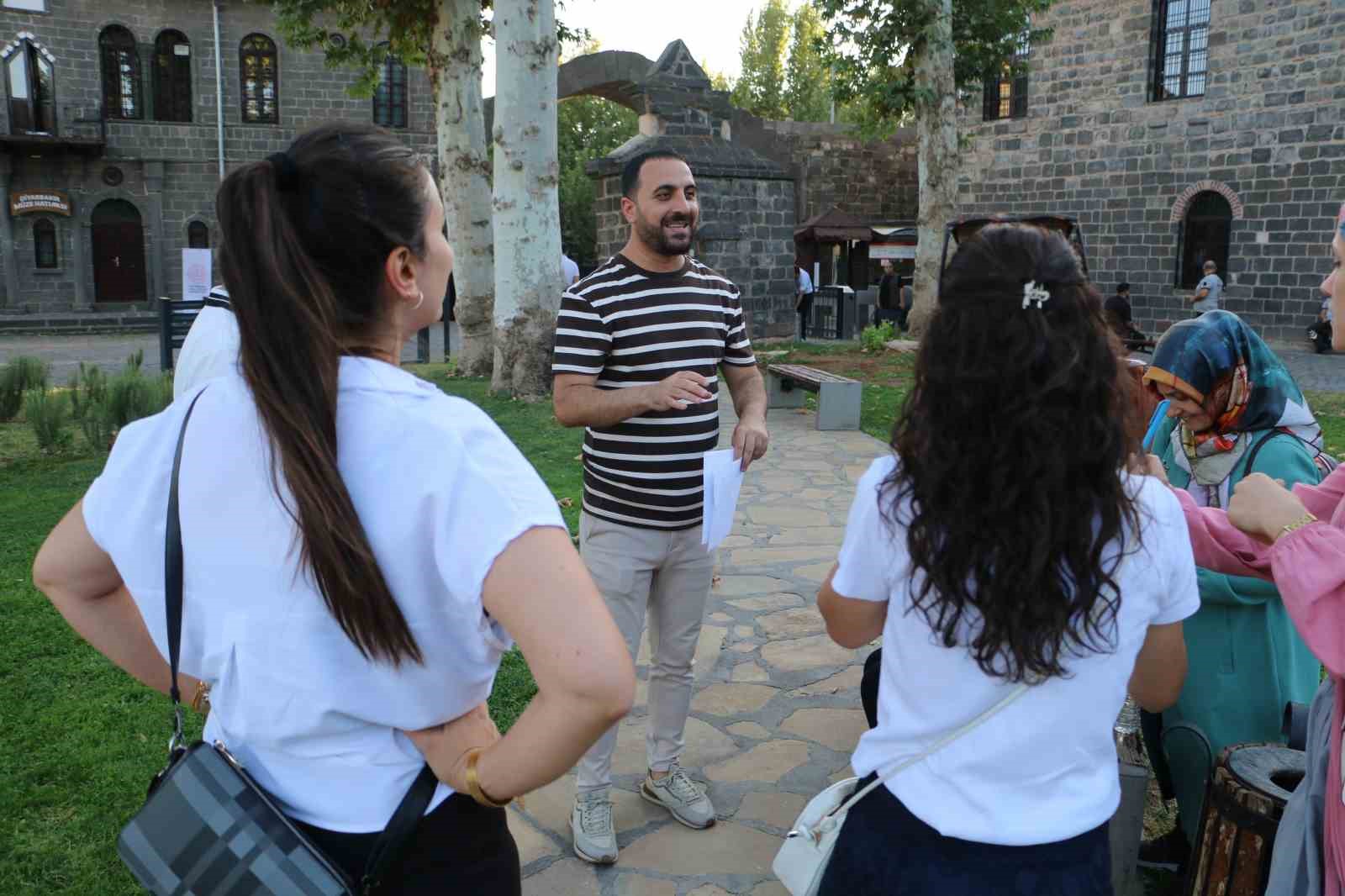 Diyarbakır&rsquo;da &ouml;ğretmenlere &rsquo;M&uuml;ze&rsquo; temelli eğitim
