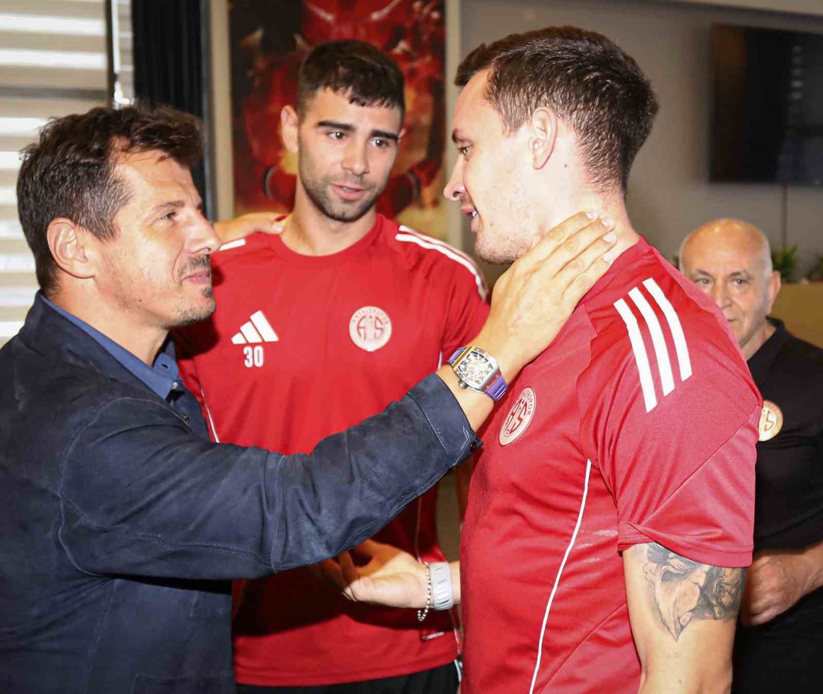 Emre Bel&ouml;zoğlu: "Antalyaspor her zaman kalbimde &ouml;zel bir yerde olacak"
