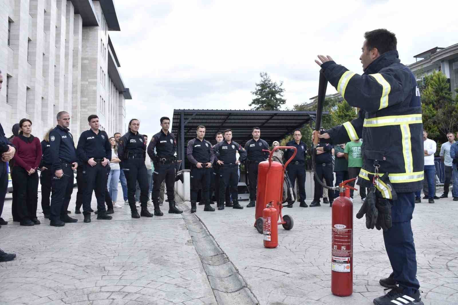 İtfaiyeden polislere yangın eğitimi