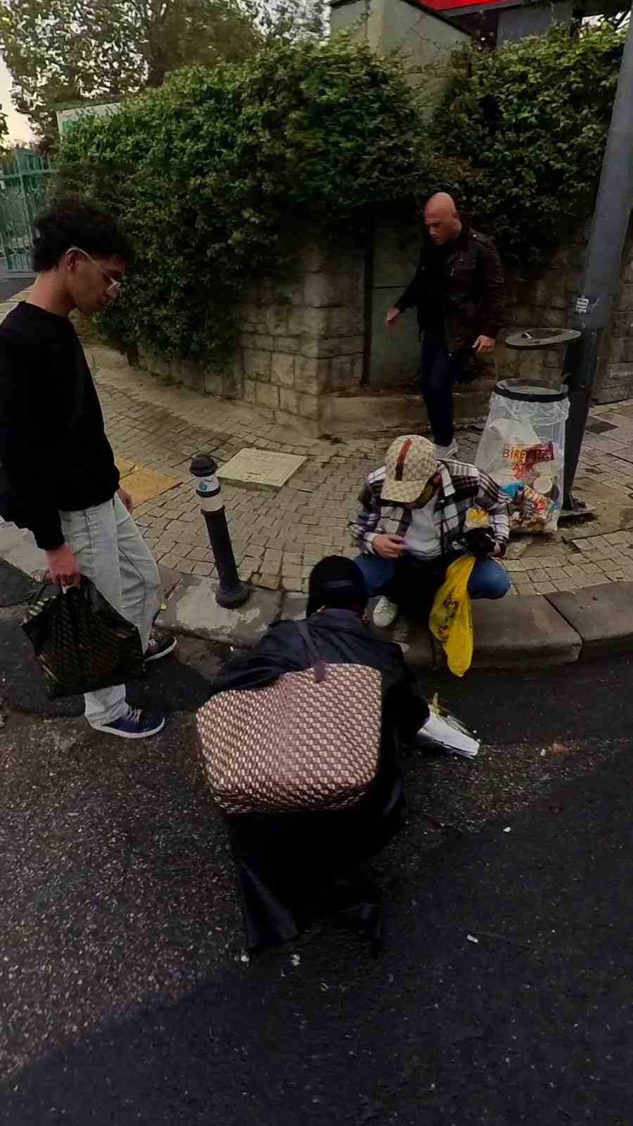 Ataşehir’de direğe çarpan martı kalp masajıyla hayata döndü
