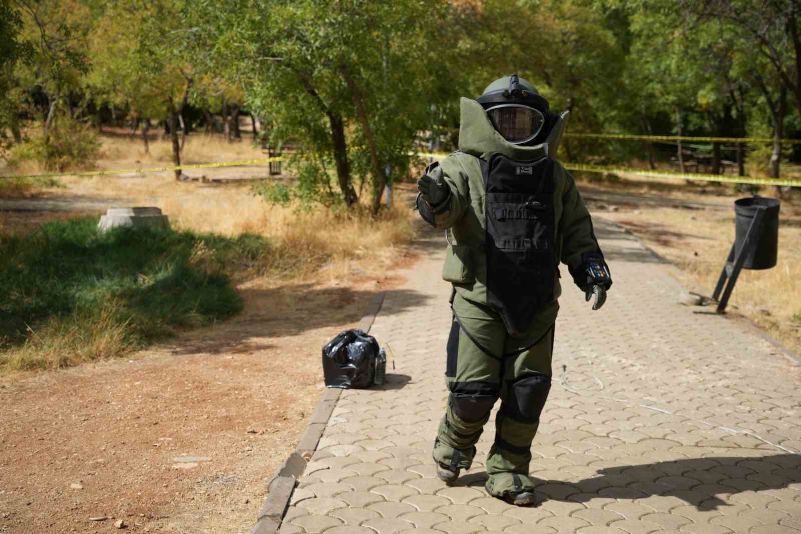 Gaziantep’te terör tatbikatında kendini rolüne kaptıranları ekipler güçlükle sakinleştirdi