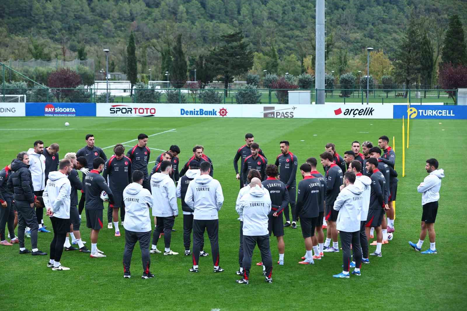 A Milli Futbol Takımı, Bulgaristan ma&ccedil;a hazırlıklarına devam etti
