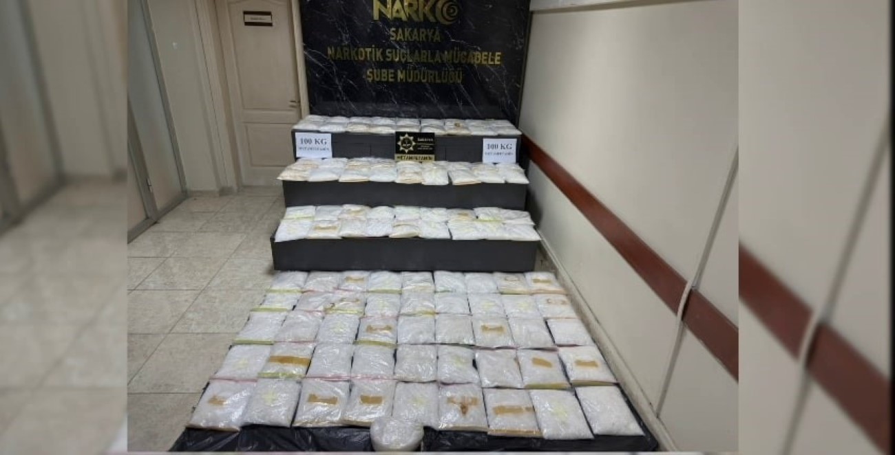 Otoyolda tarihi operasyon: 100 kilo uyuşturucu cipin bagajında bulundu