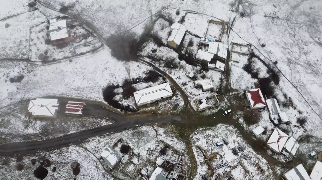 Erzincan’ın yüksek kesimlerine kar yağdı