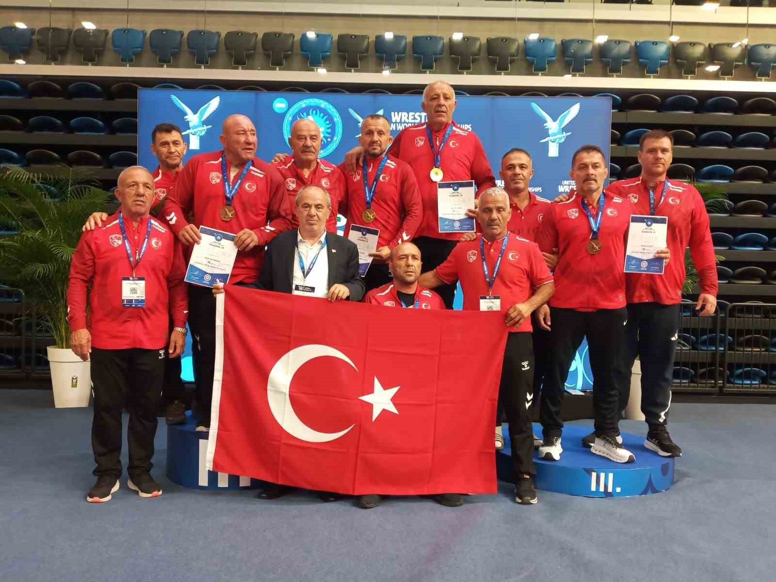 Veteranlar D&uuml;nya Şampiyonası&rsquo;nda serbest stilde T&uuml;rkiye 5 madalya kazandı
