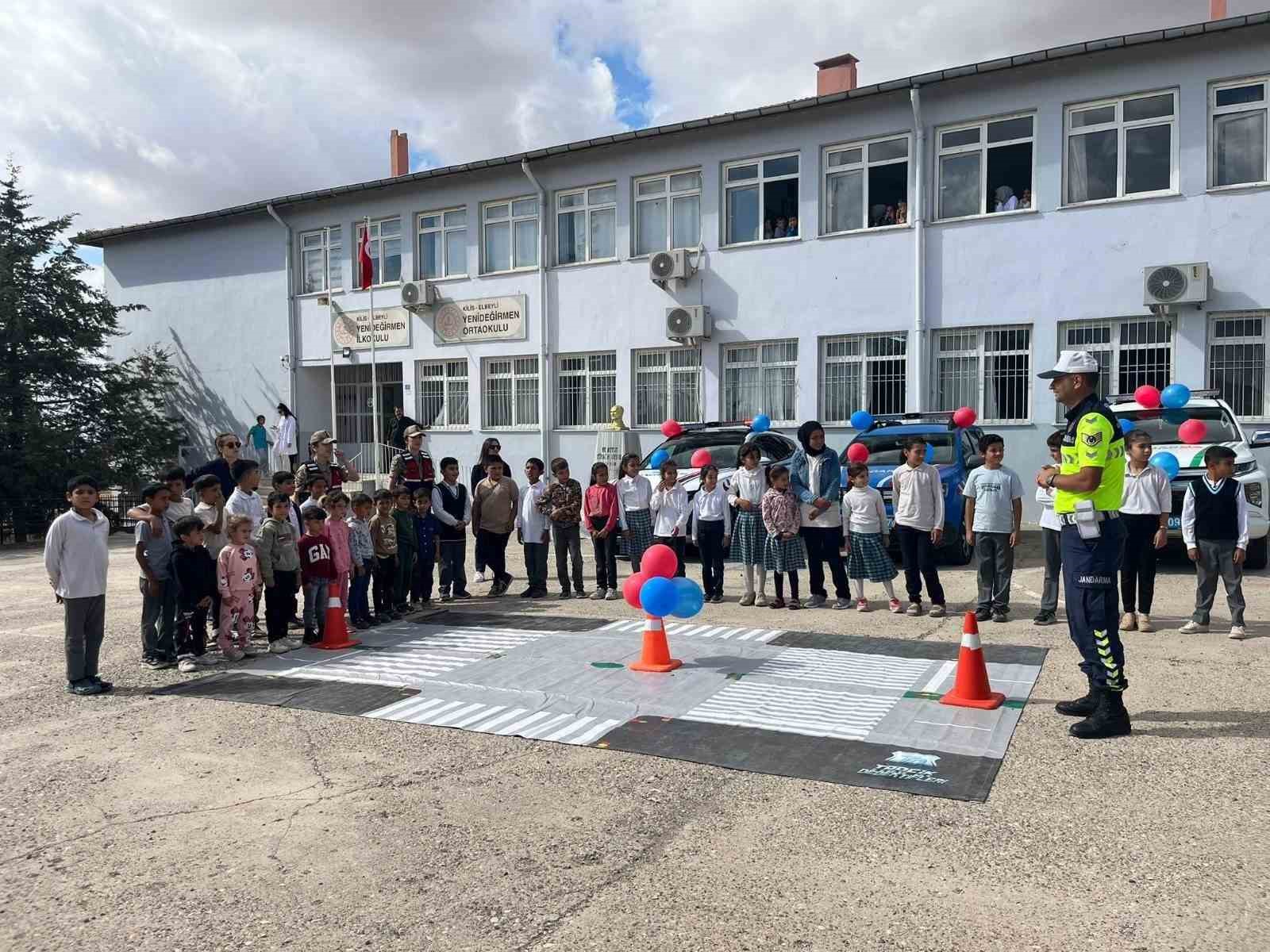 Kilis&rsquo;te &ouml;ğrencilere trafik eğitimi verildi
