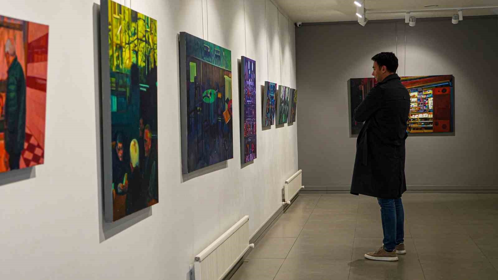 Ankara’nın görünmeyen renkleri gün yüzüne çıkıyor: "Gri" sergisi sanatseverlerle buluşuyor
