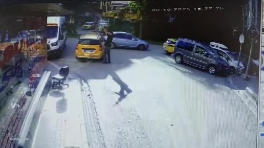 Adana’da kafeye otomatik tüfekle saldırı kamerada