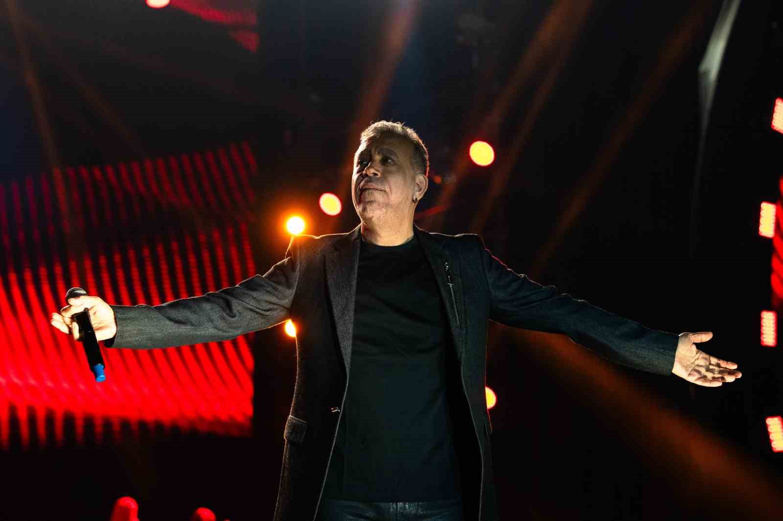 Haluk Levent: "Bu şarkıyı Filistinli çocuklar için söylüyorum"