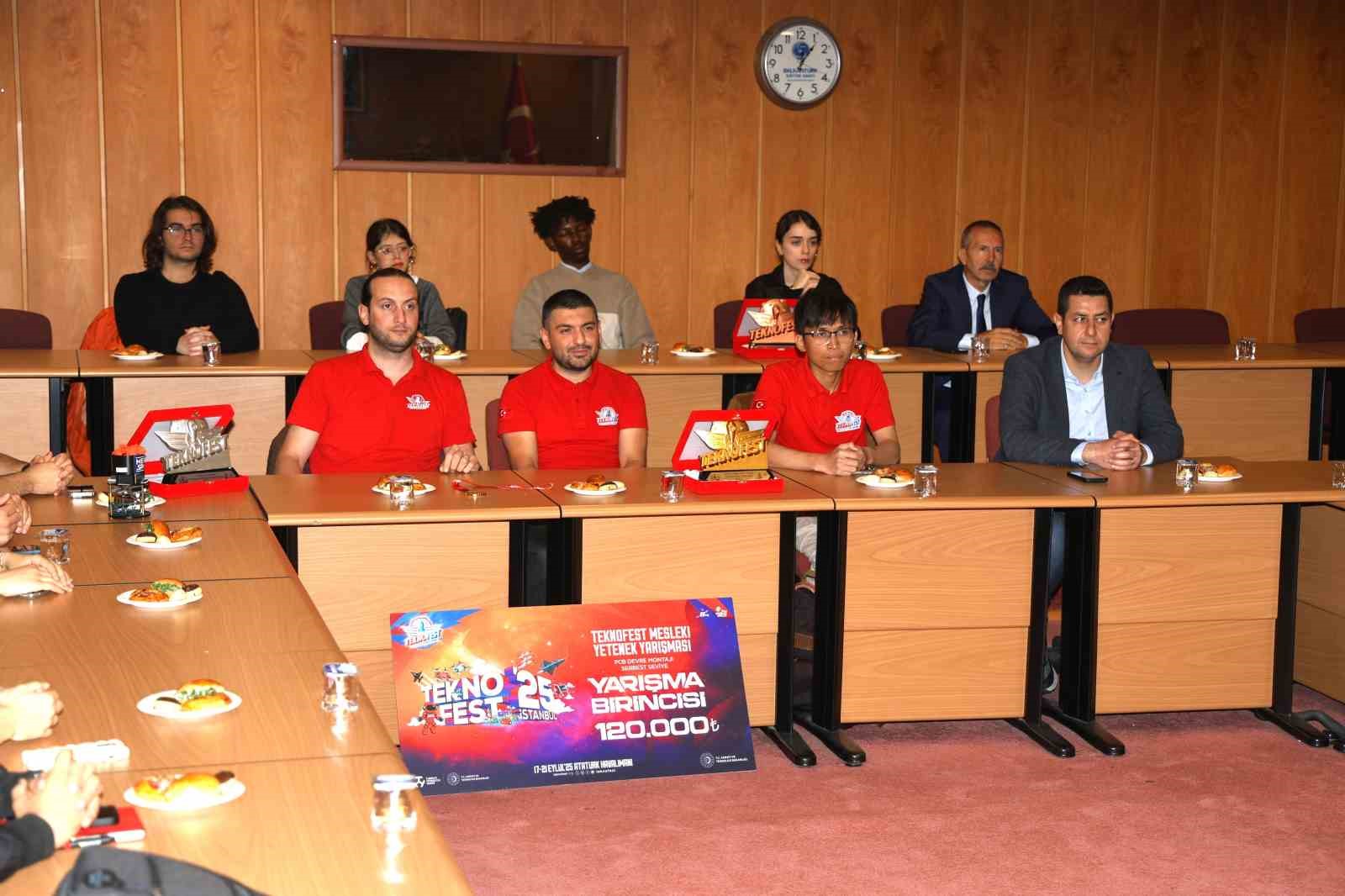 Rektör Yılmaz’dan TEKNOFEST şampiyonlarına özel tebrik
