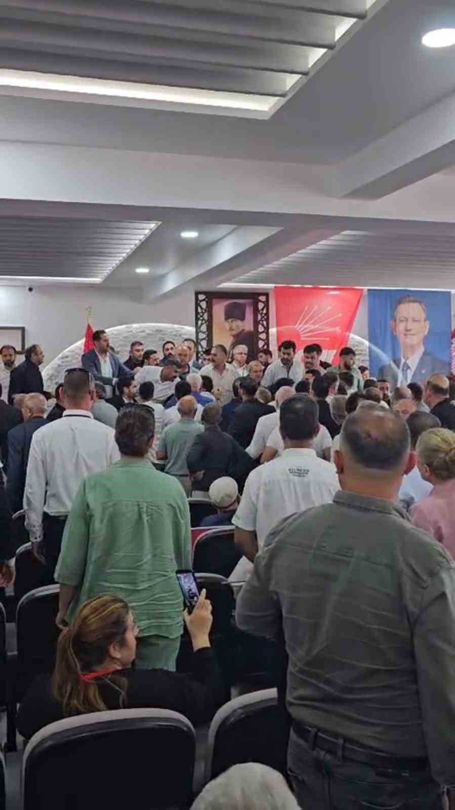 CHP Samandağ ilçe kongresinde kavga çıktı
