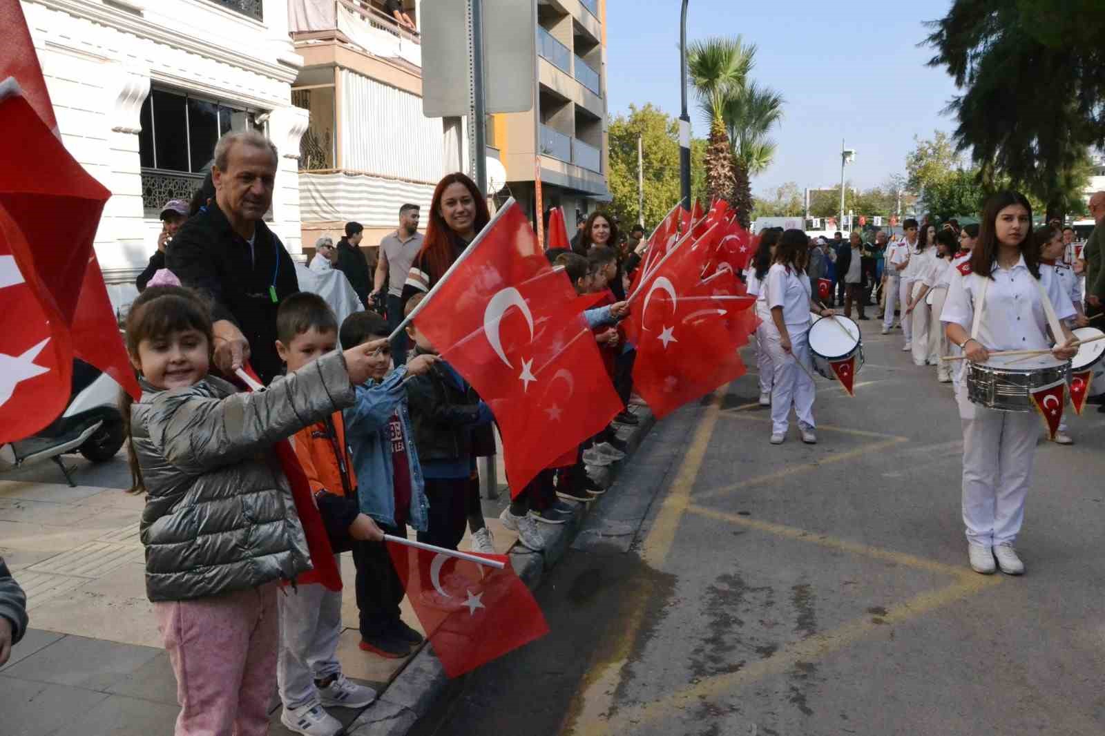 Atatürk’ün Manisa’ya gelişinin 100. yıl dönümü coşkuyla kutlandı