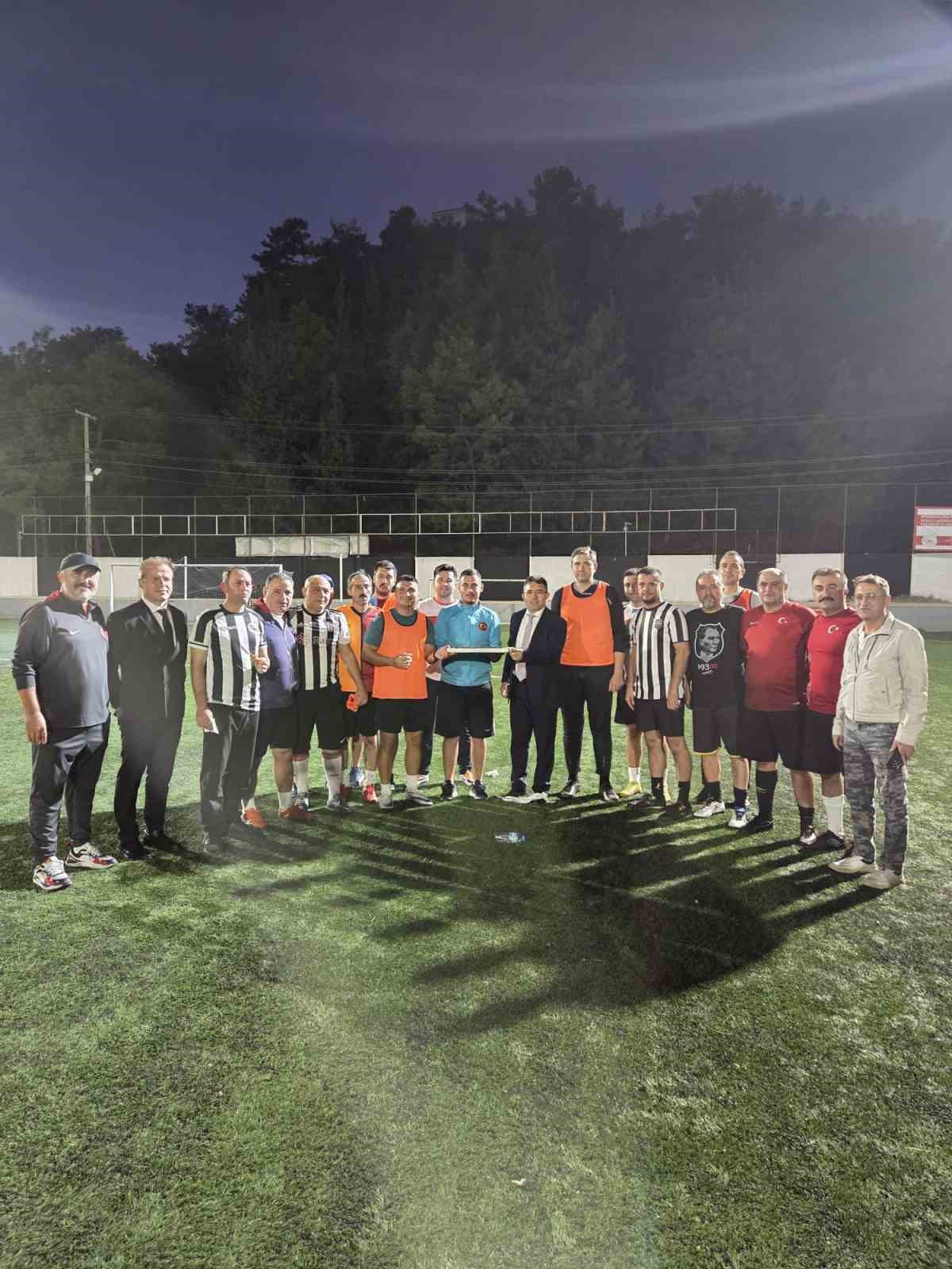 Amat&ouml;r spor haftasında Marmaris&rsquo;te dostluk ma&ccedil;ı
