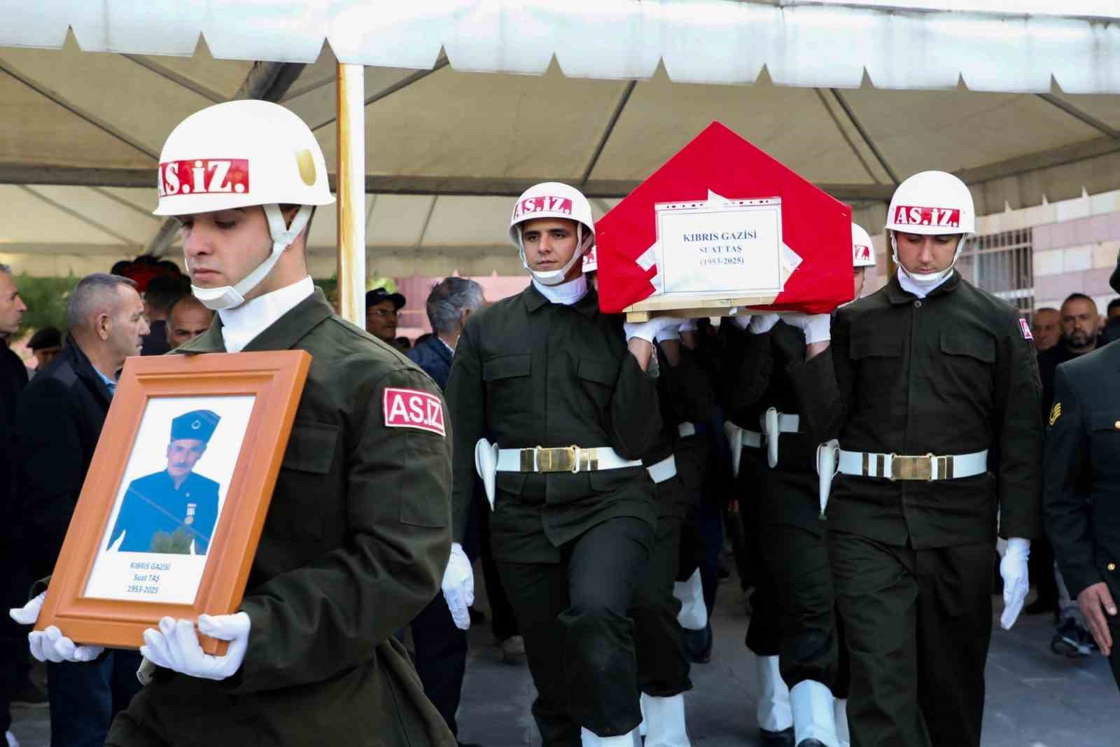 Kıbrıs Gazisi Suat Taş son yolculuğuna uğurlandı