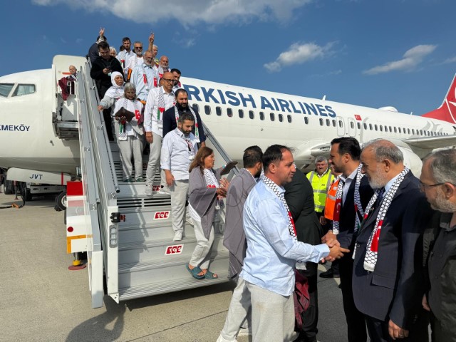 Özgürlük Filosu’ndaki 94 aktivist Türkiye’ye getirildi