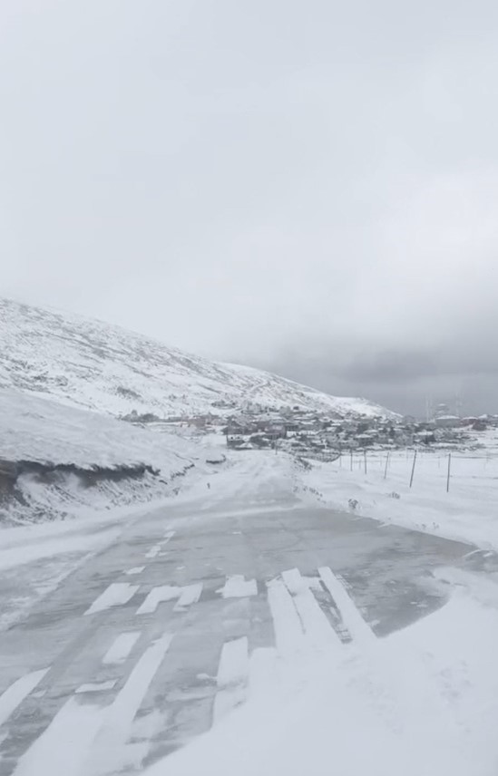 Gümüşhane’nin yüksekleri beyaza büründü
