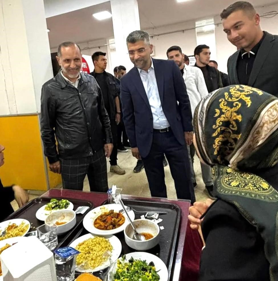 AK Parti Erzurum Gençlik Kolları "Kampüse hoşgeldiniz" dedi