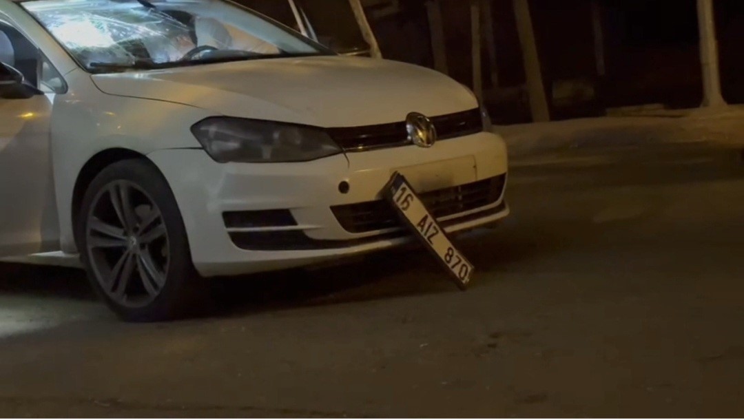 Siverek&rsquo;te anne ve kızına ara&ccedil; &ccedil;arptı
