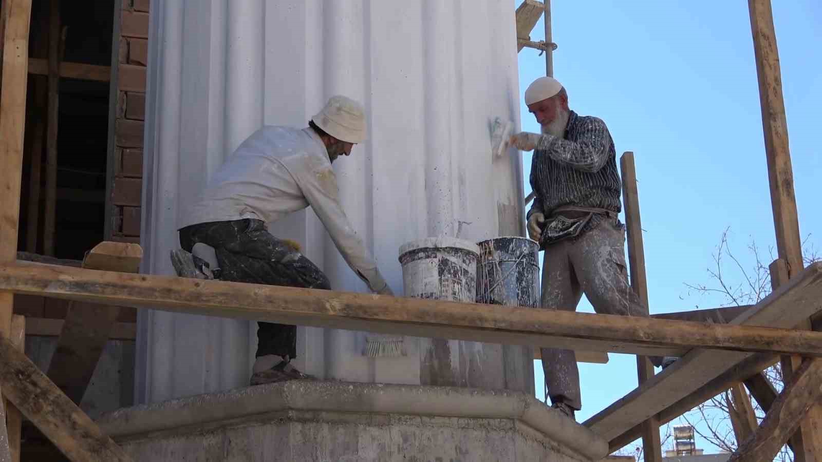 60 yaşındaki minare ustası Hasan Yazıcı, 80 ilde 172 minare yaptı
