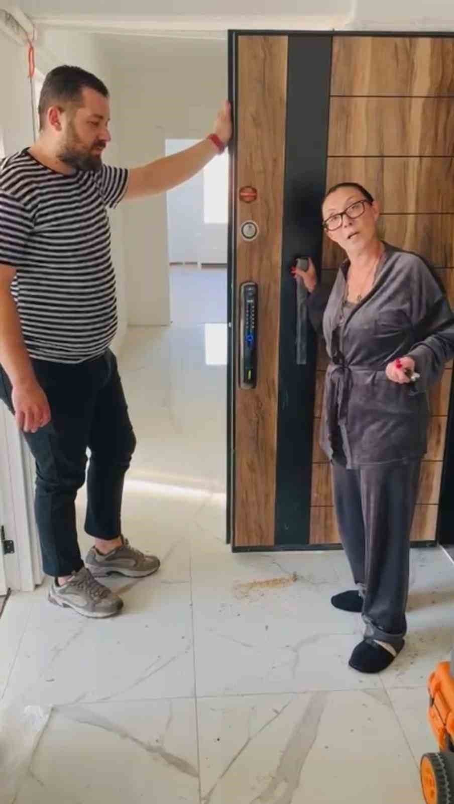 Güllü’nün evindeki akıllı kilit ile ilgili ilginç detay