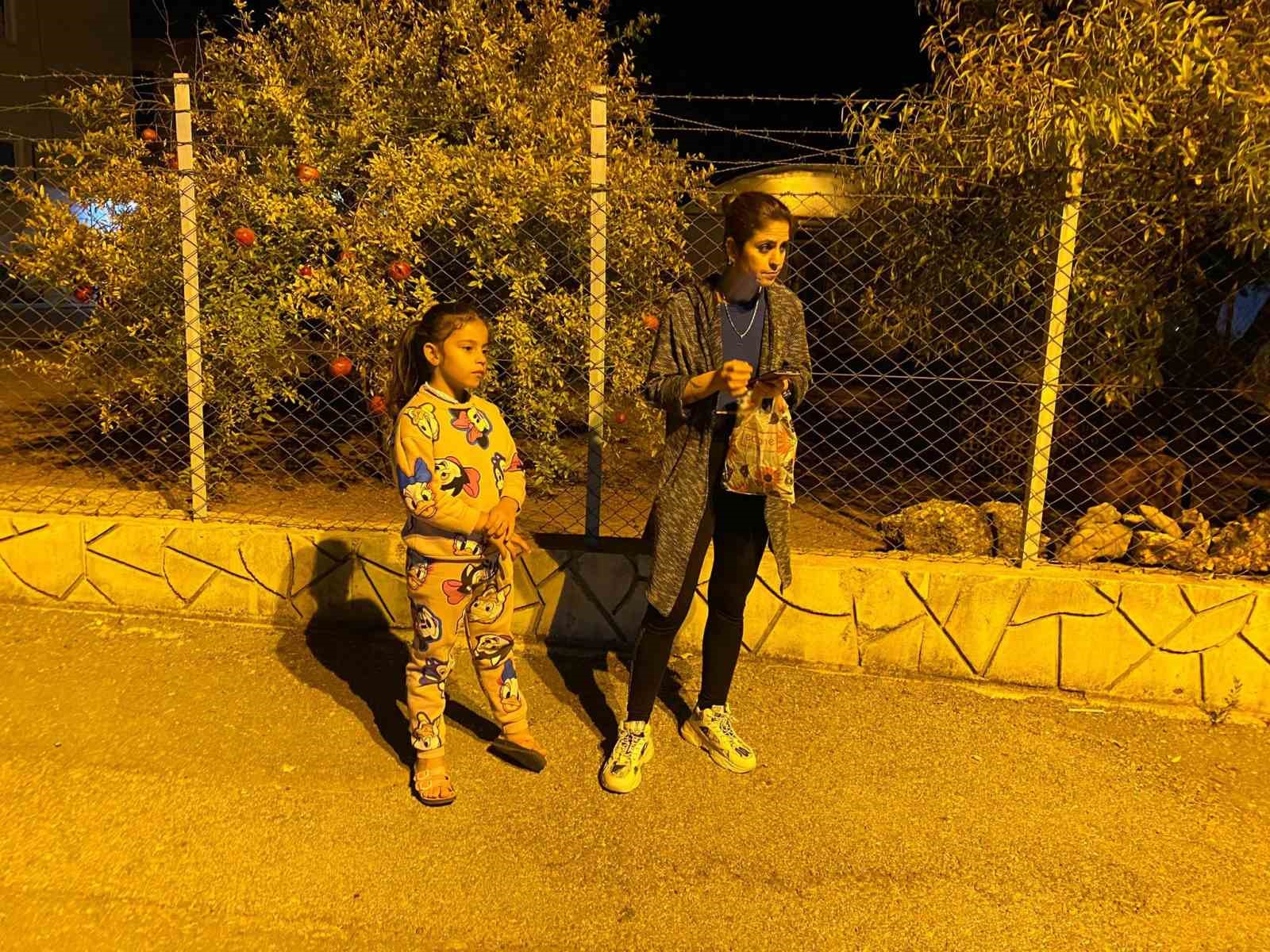 Antalya’da kazı sırasında toprak kayması yaşanan alan görüntülendi