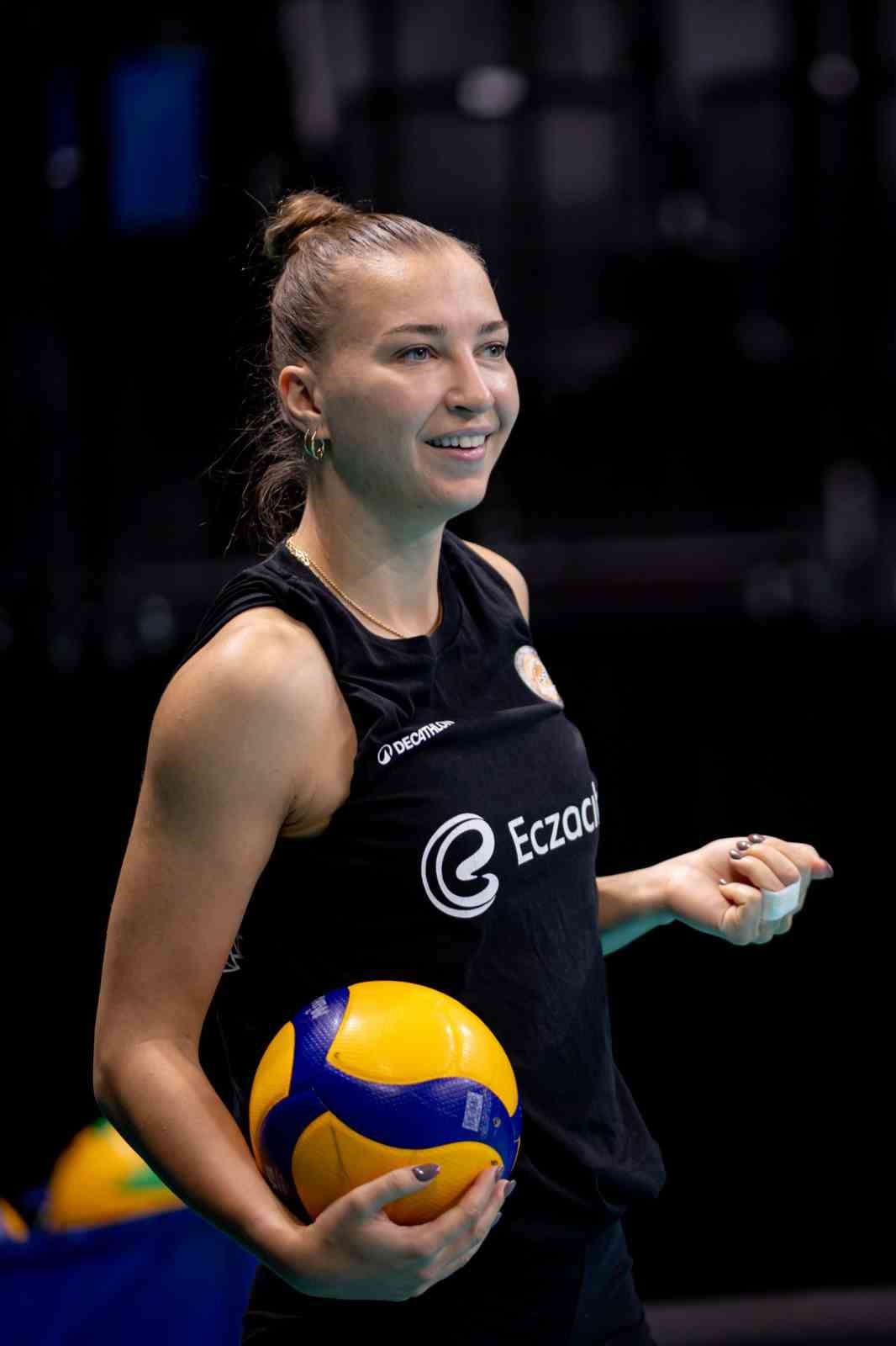 Eczacıbaşı Dynavit, yeni evinde ilk ma&ccedil;ına &ccedil;ıkıyor
