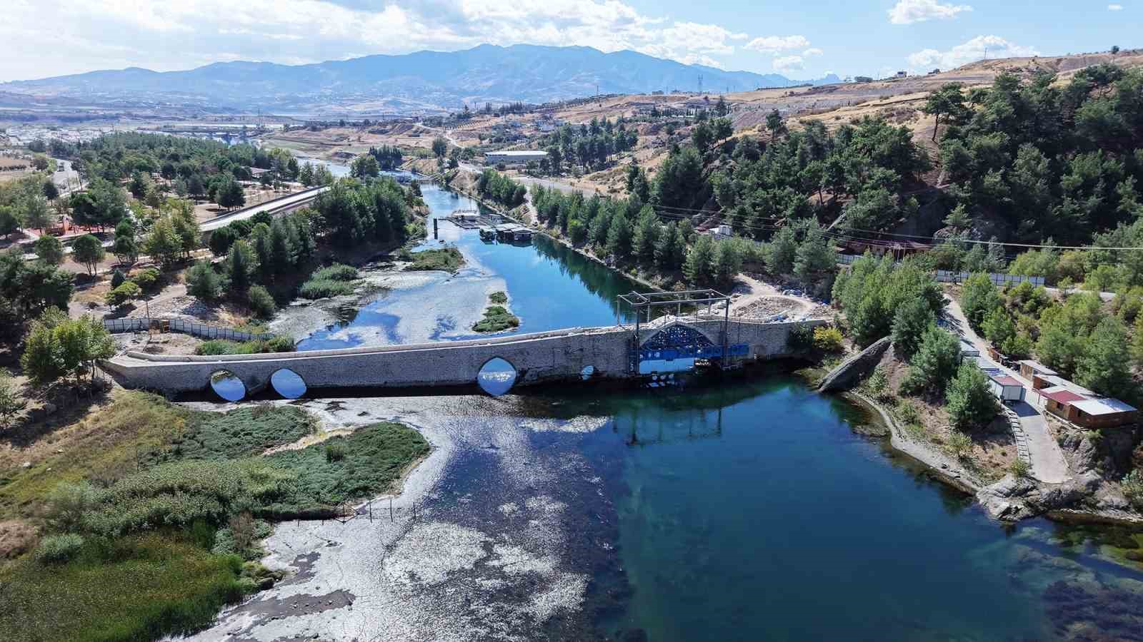 5 asırlık Ceyhan Köprüsü’nün restorasyonunda sona gelindi